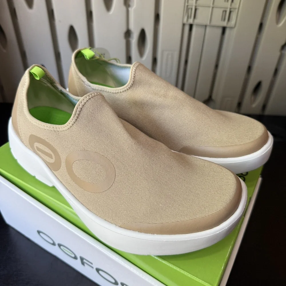 Oofos OOmg Eezee Men's Size 10 Slip On Recovery Sneakers Taupe Comfort Shoes